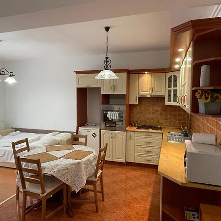 Zoli Apartmanok-Anita Koelcsey 34-36 ハイデゥソボスロー エクステリア 写真