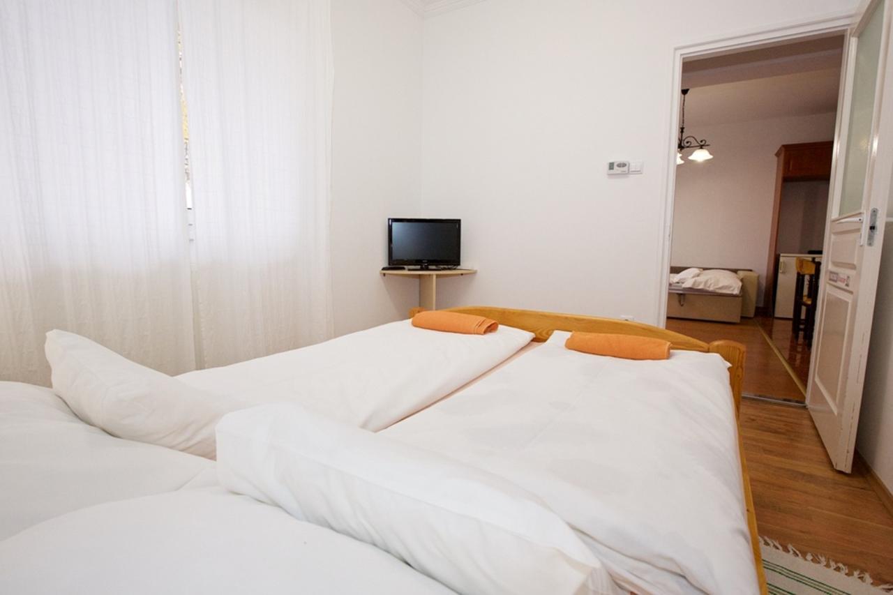 Zoli Apartmanok-Anita Koelcsey 34-36 ハイデゥソボスロー エクステリア 写真